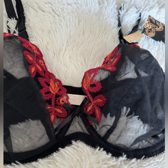 Cacique Sheer Underwire Bra Black with Red and Orange Floral Embroidered 40DDD - Picture 3 of 8